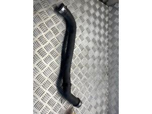 Gebruikte Koelwaterslang Mercedes E (W211) 3.0 E-280 CDI 24V Prijs € 35,00 Margeregeling aangeboden door EU Engines & Parts BV