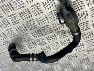 Gebruikte Carterventilatie Mercedes ML II (164/4JG) 3.0 ML-320 CDI 4-Matic V6 24V Prijs € 30,00 Margeregeling aangeboden door EU Engines & Parts BV