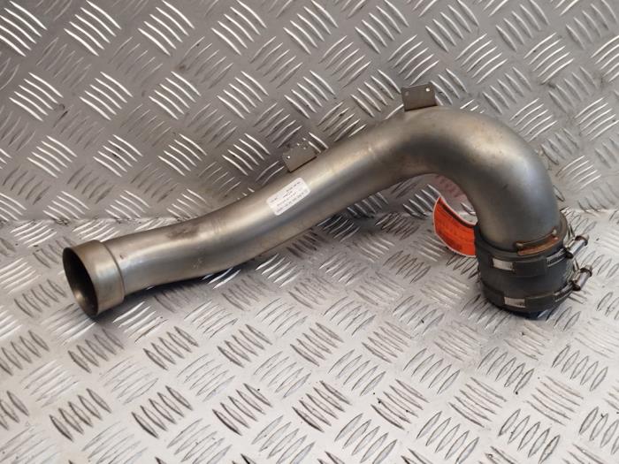 Gebruikte Intercooler Buis Mercedes A-Klasse AMG (177.0) 2.0 A-35 AMG Turbo 16V 4Matic Prijs € 75,00 Margeregeling aangeboden door EU Engines & Parts BV