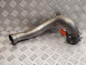 Gebruikte Intercooler Buis Mercedes A-Klasse AMG (177.0) 2.0 A-35 AMG Turbo 16V 4Matic Prijs € 75,00 Margeregeling aangeboden door EU Engines & Parts BV