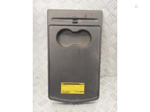 Gebruikte Klaptafel Mercedes Sprinter 3,5t (906.73) 315 CDI 16V 4x4 Prijs € 25,00 Margeregeling aangeboden door EU Engines & Parts BV