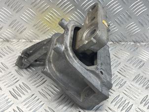 Gebruikte Motorsteun Volkswagen Polo VI (AW1) 1.0 12V BlueMotion Technology Prijs € 35,00 Margeregeling aangeboden door EU Engines & Parts BV