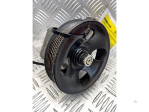 Gebruikte Stuurbekrachtiging Pomp Hyundai Santa Fe I 2.0 CRDi 16V VGT 4x4 Prijs € 45,00 Margeregeling aangeboden door EU Engines & Parts BV