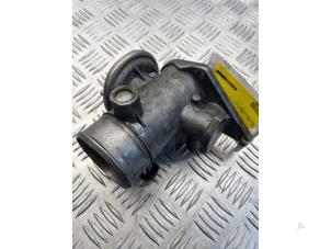 Gebruikte Gasklephuis Mercedes C (W203) 2.2 C-200 CDI 16V Prijs € 20,00 Margeregeling aangeboden door EU Engines & Parts BV