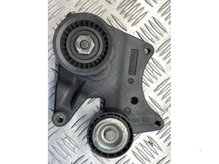 Gebruikte Spanner multiriem Mercedes Sprinter 3,5t (906.63) 313 CDI 16V Prijs € 30,00 Margeregeling aangeboden door EU Engines & Parts BV