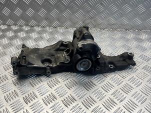 Gebruikte Dynamosteun boven Peugeot Expert (V1/VA/VB/VE/VF/VT/VY) 2.0 Blue HDi 120 16V Prijs € 50,00 Margeregeling aangeboden door EU Engines & Parts BV