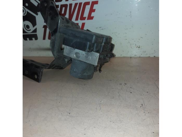 Gebruikte ABS Pomp Iveco New Daily VI 33S11,35C11, 35S11 Prijs € 150,00 Margeregeling aangeboden door EU Engines & Parts BV