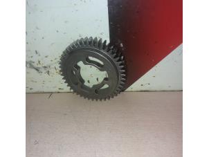 Gebruikte Nokkenas Tandwiel Opel Vivaro Prijs € 75,00 Margeregeling aangeboden door EU Engines & Parts BV