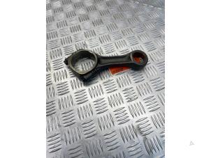 Gebruikte Drijfstang Iveco New Daily VI 33.210, 35.210 Prijs € 65,00 Margeregeling aangeboden door EU Engines & Parts BV