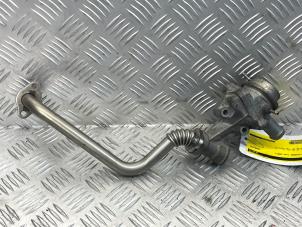 Gebruikte EGR Buis Mercedes C (W203) 1.8 C-200K 16V Prijs € 25,00 Margeregeling aangeboden door EU Engines & Parts BV
