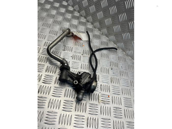 EGR Klep van een Mercedes-Benz C (W203) 1.8 C-200K 16V 2007