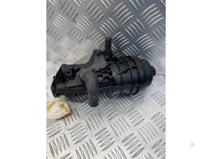 Gebruikte Oliekoeler Mercedes A (W176) 1.6 A-180 16V Prijs € 40,00 Margeregeling aangeboden door EU Engines & Parts BV