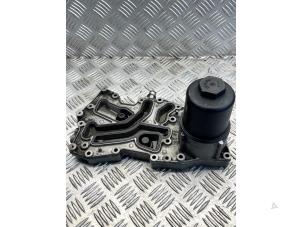 Gebruikte Oliefilterhuis Landrover Range Rover Sport (LW) 4.4 SDV8 32V Prijs € 70,00 Margeregeling aangeboden door EU Engines & Parts BV