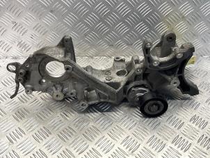 Gebruikte Dynamosteun boven Volkswagen Transporter/Caravelle T5 2.0 TDI DRF 4Motion Prijs € 35,00 Margeregeling aangeboden door EU Engines & Parts BV