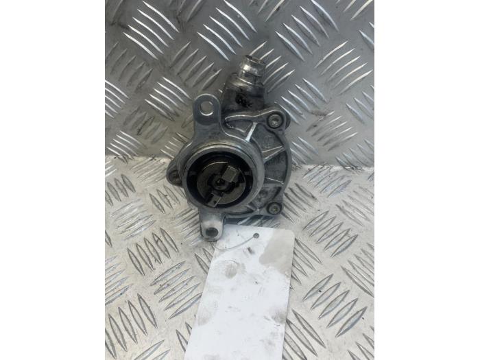 Gebruikte Vacuumpomp (Diesel) Opel Vivaro 2.5 CDTI DPF Prijs € 35,00 Margeregeling aangeboden door EU Engines & Parts BV