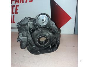 Gebruikte Oliepomp Mercedes Sprinter 3,5t (906.73) 316 CDI 16V Prijs € 75,00 Margeregeling aangeboden door EU Engines & Parts BV