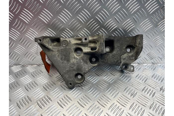 Gebruikte Aircopomp Steun Mercedes CLA (117.3) 1.5 CLA-180 CDI, 180 d 16V Prijs € 35,00 Margeregeling aangeboden door EU Engines & Parts BV