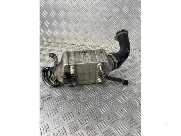 Gebruikte Intercooler BMW 7 serie (F01/02/03/04) 750i,Li xDrive V8 32V Prijs € 70,00 Margeregeling aangeboden door EU Engines & Parts BV