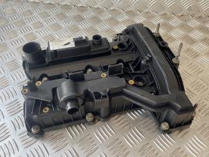 Gebruikte Kleppendeksel Ford B-Max (JK8) 1.0 EcoBoost 12V 100 Prijs € 45,00 Margeregeling aangeboden door EU Engines & Parts BV