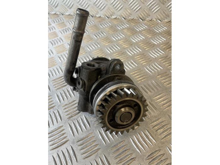 Gebruikte Servopomp Volkswagen Transporter T5 2.5 TDi Prijs € 50,00 Margeregeling aangeboden door EU Engines & Parts BV