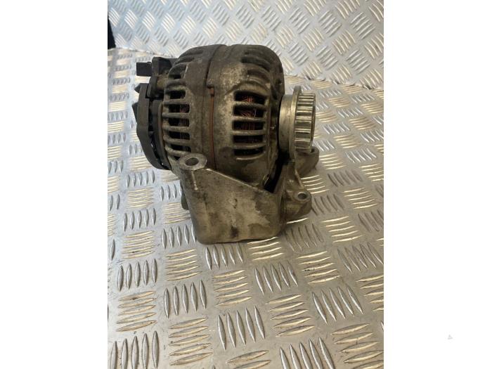 Gebruikte Dynamo Volkswagen Transporter/Caravelle T5 2.5 TDi Prijs € 75,00 Margeregeling aangeboden door EU Engines & Parts BV