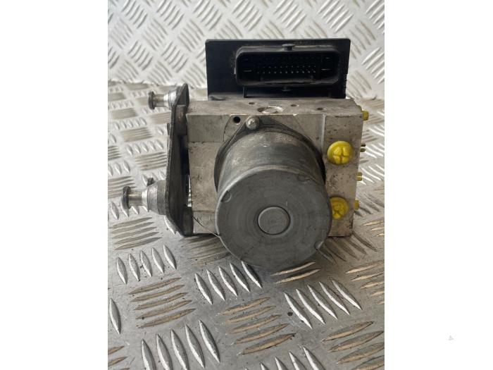 Gebruikte ABS Pomp Volkswagen Crafter 2.5 TDI 30/32/35 Prijs € 95,00 Margeregeling aangeboden door EU Engines & Parts BV