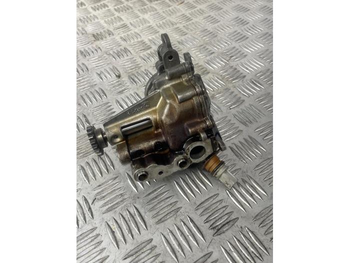 Gebruikte Oliepomp Renault Captur I (2R) 0.9 Energy TCE 12V Prijs € 40,00 Margeregeling aangeboden door EU Engines & Parts BV