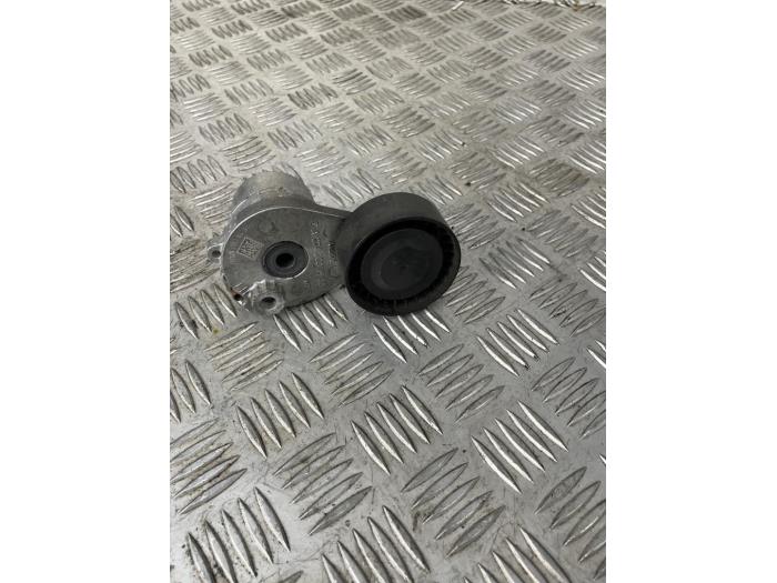 Gebruikte Spanrol Multiriem Mercedes C (W205) C-160 1.5 EQ Boost Prijs € 25,00 Margeregeling aangeboden door EU Engines & Parts BV