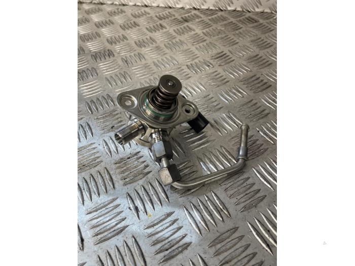Gebruikte Hogedrukpomp Mercedes C (W205) C-180 1.5 EQ Boost Prijs € 100,00 Margeregeling aangeboden door EU Engines & Parts BV