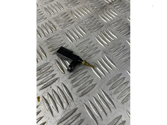 Gebruikte Sensor radiateurtemperatuur Volkswagen Jetta IV (162/16A) 1.4 TSI Hybrid 16V Prijs € 10,00 Margeregeling aangeboden door EU Engines & Parts BV