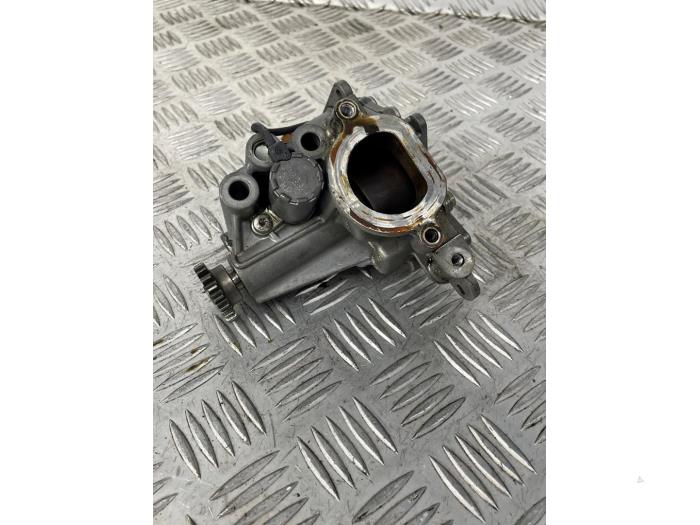 Oliepomp Renault Clio IV (5R), 2012 / 2021 0.9 Energy TCE 90 12V, Hatchback, 4Dr, Benzine, 898cc, 66kW (90pk), FWD, H4B400; H4BA4; H4B408; H4BB4, 2012-11 (Gebruikt)
