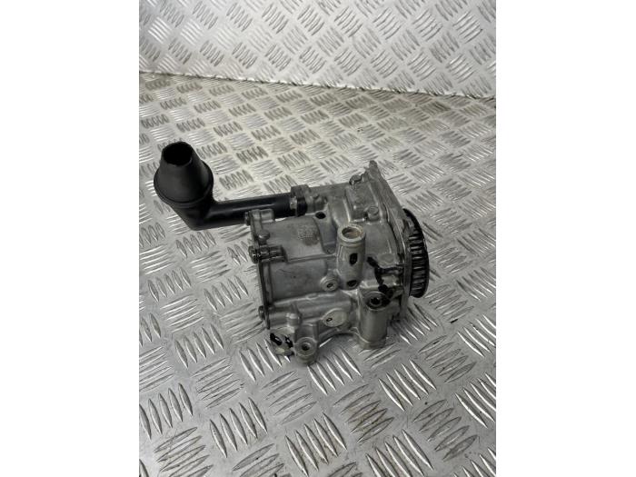 Gebruikte Oliepomp MAN TGE 2.0 TDI RWD Prijs € 75,00 Margeregeling aangeboden door EU Engines & Parts BV