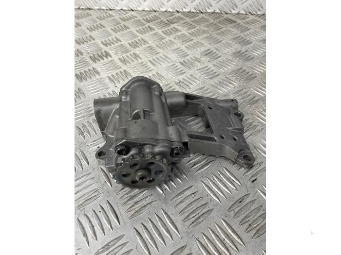 Gebruikte Oliepomp BMW X3 (E83) xDrive30d 24V Prijs € 50,00 Margeregeling aangeboden door EU Engines & Parts BV
