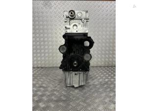 Motor van een Volkswagen Transporter T6 2.0 TDI 204 2024