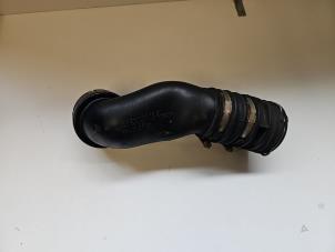 Gebruikte Intercooler Buis Mercedes C (W204) 1.6 C-180K 16V BlueEfficiency Prijs € 37,00 Margeregeling aangeboden door PartsZone24