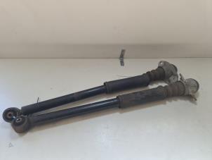 Gebruikte Schokdemper set Volkswagen Polo V (6R) 1.2 12V BlueMotion Technology Prijs € 30,00 Margeregeling aangeboden door PartsZone24