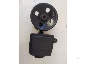 Gebruikte Pomp Servo Mercedes CLK (C209) 2.6 240 V6 18V Prijs € 93,00 Margeregeling aangeboden door PartsZone24