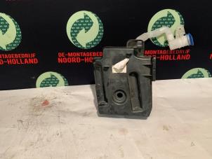 Gebruikte Ruitensproeier voor Volkswagen Golf Prijs € 20,00 Margeregeling aangeboden door Auto Demontage Vijfhuizen