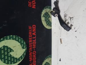 Gebruikte Pinker links Volkswagen Golf Prijs € 20,00 Margeregeling aangeboden door Auto Demontage Vijfhuizen