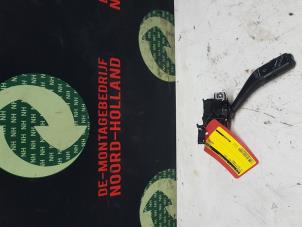 Gebruikte Pinker links Volkswagen Golf Prijs € 20,00 Margeregeling aangeboden door Auto Demontage Vijfhuizen