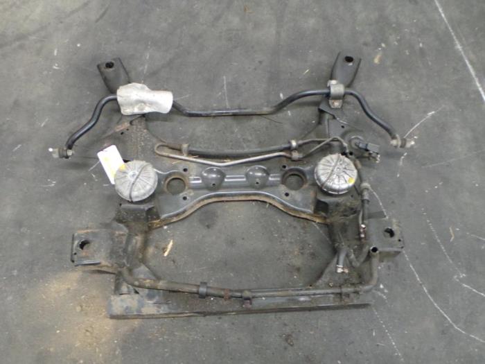 Gebruikte Subframe Mercedes Vito Prijs € 205,70 Inclusief btw aangeboden door Rhenoy Onderdelen B.V. (acceptatie)