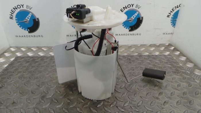 Gebruikte Tank element Pomp Renault Twingo Prijs € 60,50 Inclusief btw aangeboden door Rhenoy Onderdelen B.V. (acceptatie)