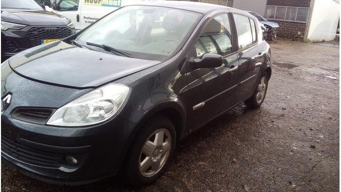 Renault Clio III 1.6 16V Sloopvoertuig (2006, Grijs)