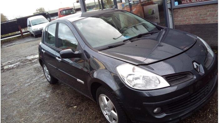 Renault Clio III 1.6 16V Sloopvoertuig (2006, Grijs)