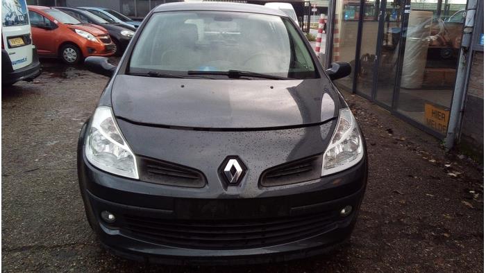 Renault Clio III 1.6 16V Sloopvoertuig (2006, Grijs)