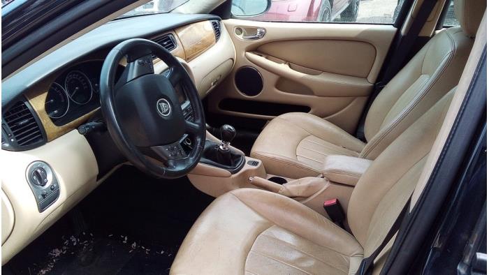 Jaguar X-type Estate 2.5 V6 24V Sloopvoertuig (2005, Zwart)