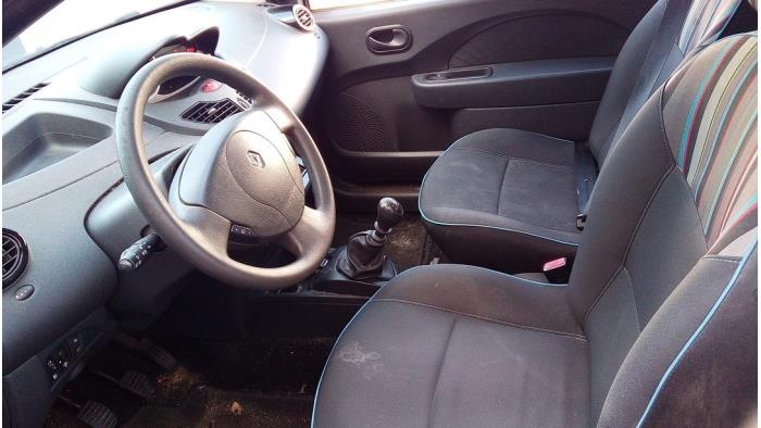 Renault Twingo II 1.2 16V Sloopvoertuig (2012, Zwart)