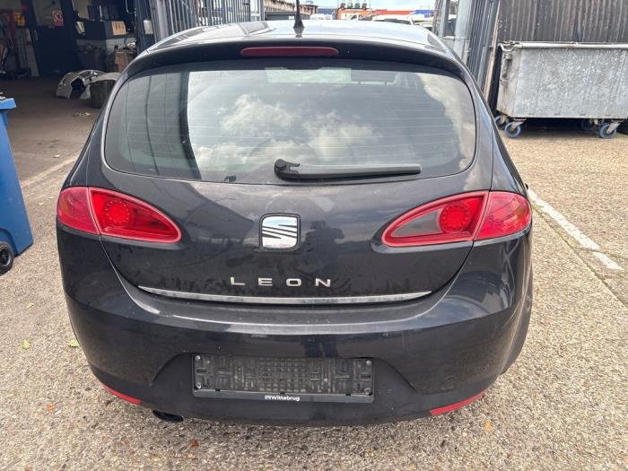 Seat Leon 1.6 Sloopvoertuig (2008, Zwart)
