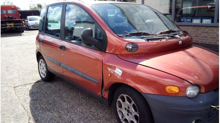 Fiat Multipla 1.6 16V 100 SX,ELX Sloopvoertuig (2000, Rood)
