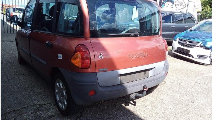 Fiat Multipla 1.6 16V 100 SX,ELX Sloopvoertuig (2000, Rood)